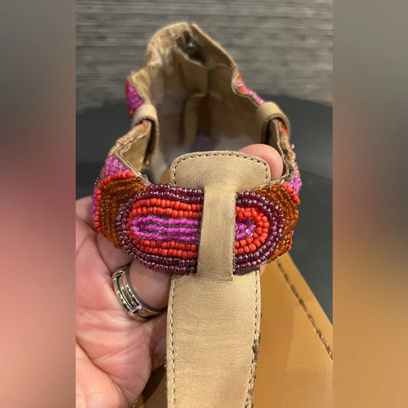 Guess thong strappy sandals with pink and red beading, size 7 1/2 - Picture 7 of 12